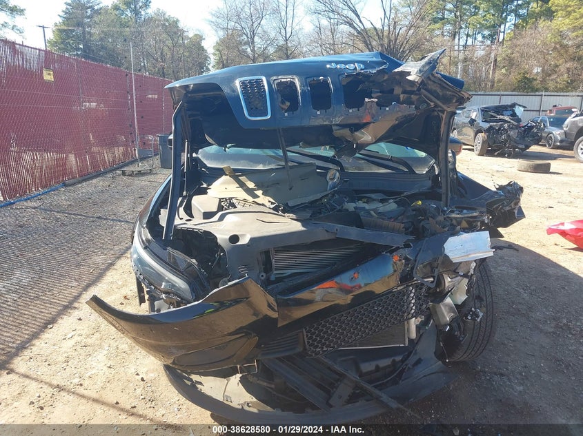 VIN 1C4PJLCB1KD416385 2019 JEEP CHEROKEE LATITUDE FWD
