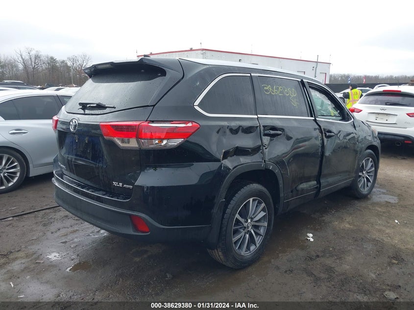 2018 TOYOTA HIGHLANDER VIN: 5TDJZRFH3JS885448