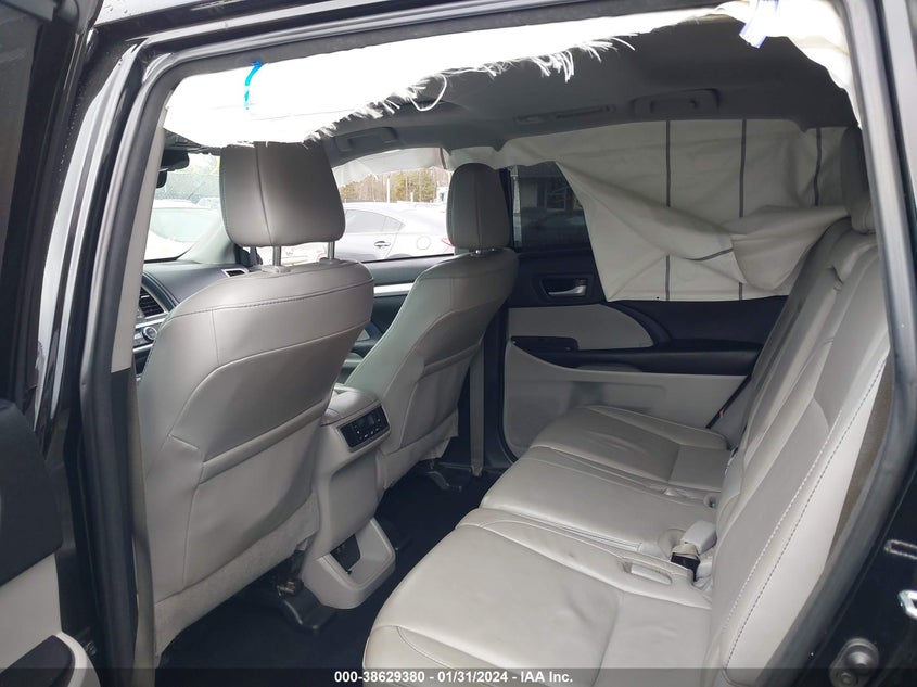 2018 TOYOTA HIGHLANDER VIN: 5TDJZRFH3JS885448