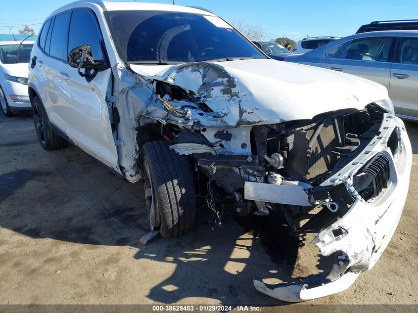 VIN 5UXWZ7C5XH0V85339 2017 BMW X3 SDRIVE28I