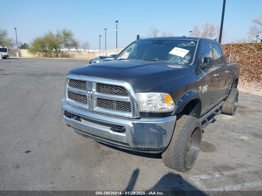 Vin: 3c6ur5dl1hg759215, lot: 39112418, ram 2500 slt  4x4 6'4 box 20172