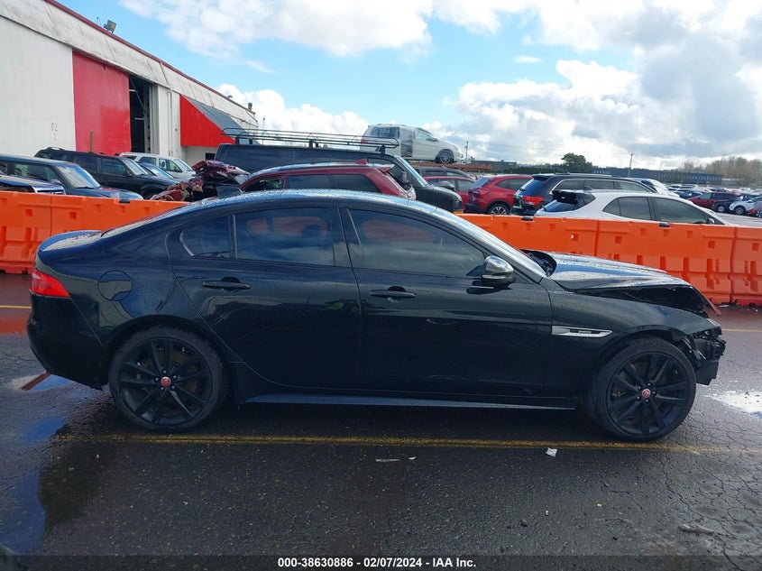 VIN SAJAL4BV0HA961958 2017 JAGUAR XE 35T R-SPORT