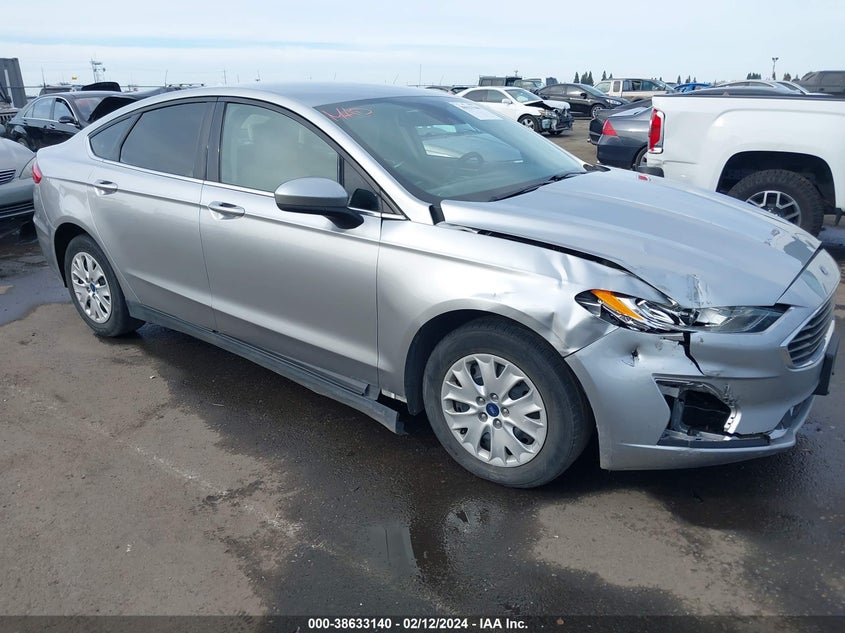 FORD FUSION S 2020