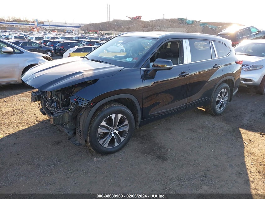 VIN 5TDKDRBH7PS012111 2023 TOYOTA HIGHLANDER XLE