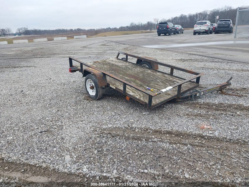 CARRY-ON UTILITY TRAILER 2004. Lot# 38641177. VIN 4YMUL08134M001645. Photo 1
