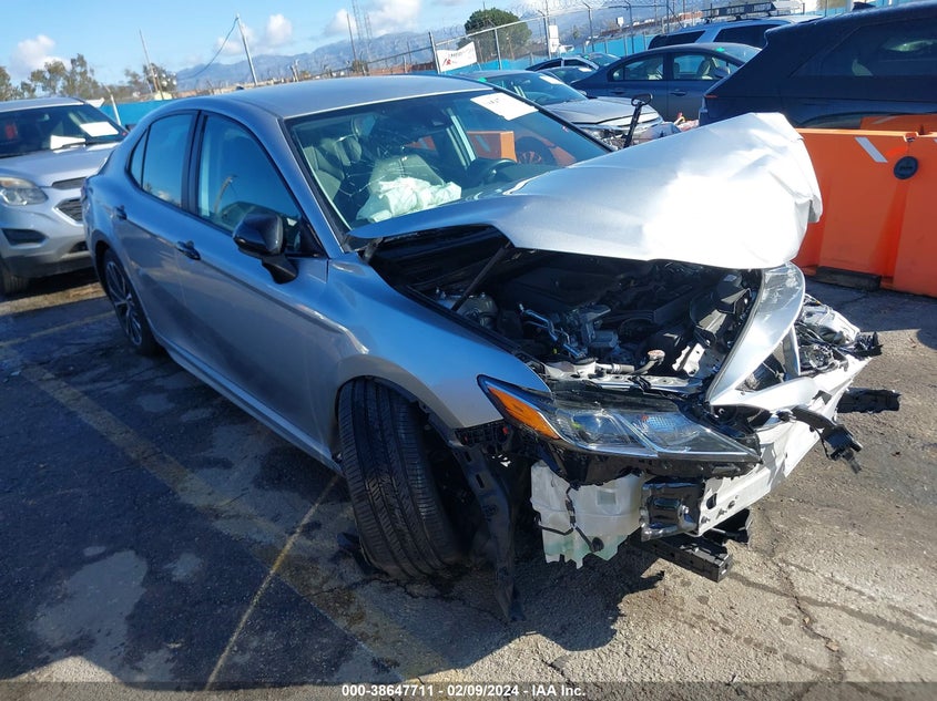 TOYOTA CAMRY SE 2019