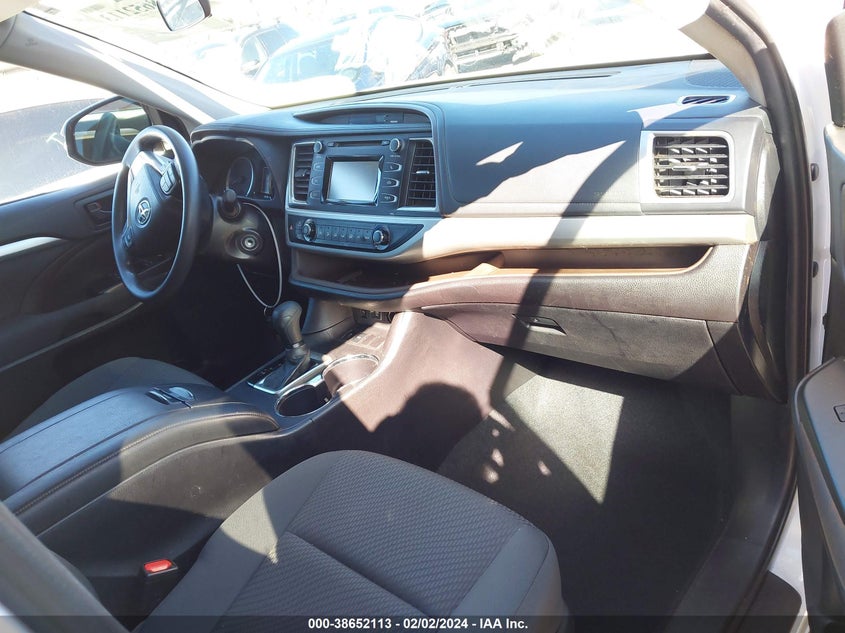 2019 TOYOTA HIGHLANDER VIN: 5TDZARFH8KS045628