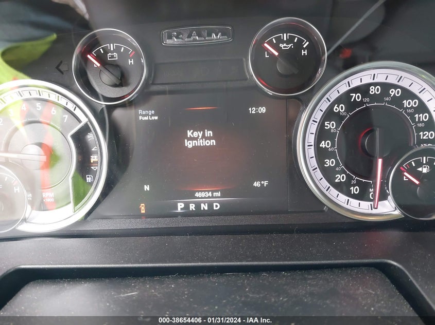 2020 RAM 1500 CLASSIC WARLOCK QUAD CAB 4X4 6'4 BOX - 1C6RR7GG3LS146689