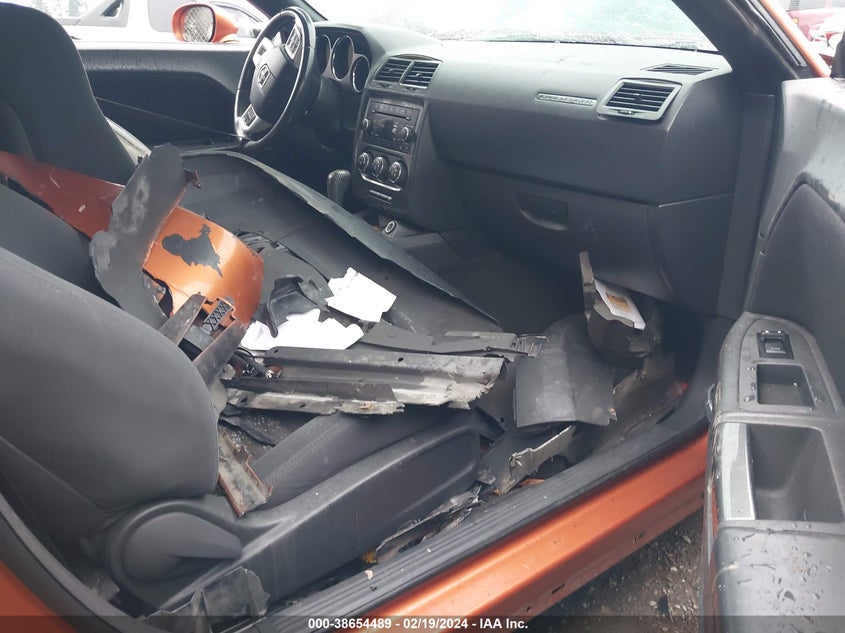 2B3CJ4DG3BH601735 2011 Dodge Challenger