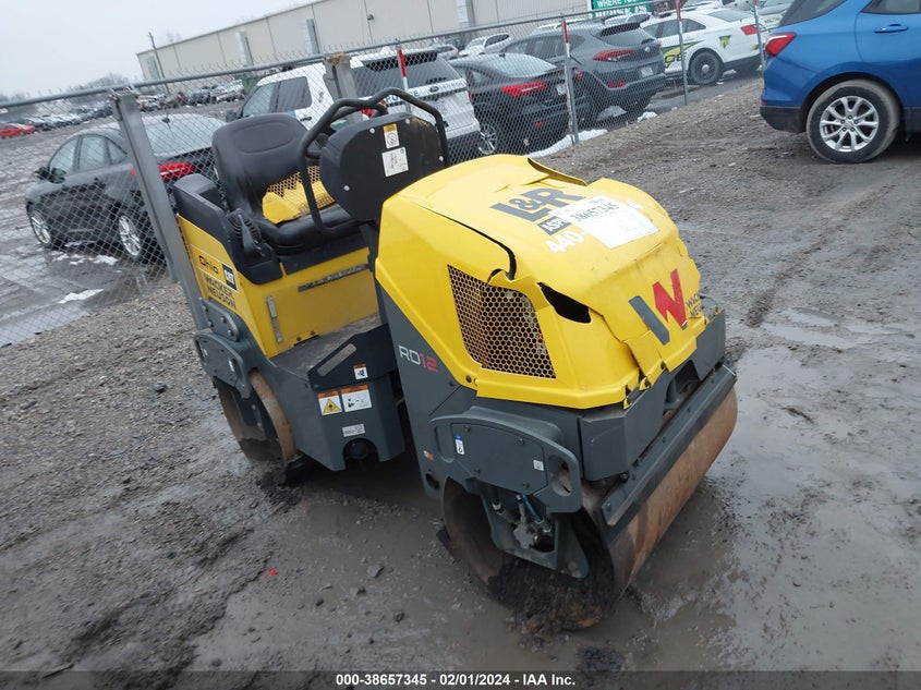 2019 WACKER RIDE ON ROLLER