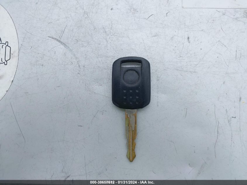 2005 Mercury Grand Marquis Gs VIN: 2MEFM74W35X646761 Lot: 38657612