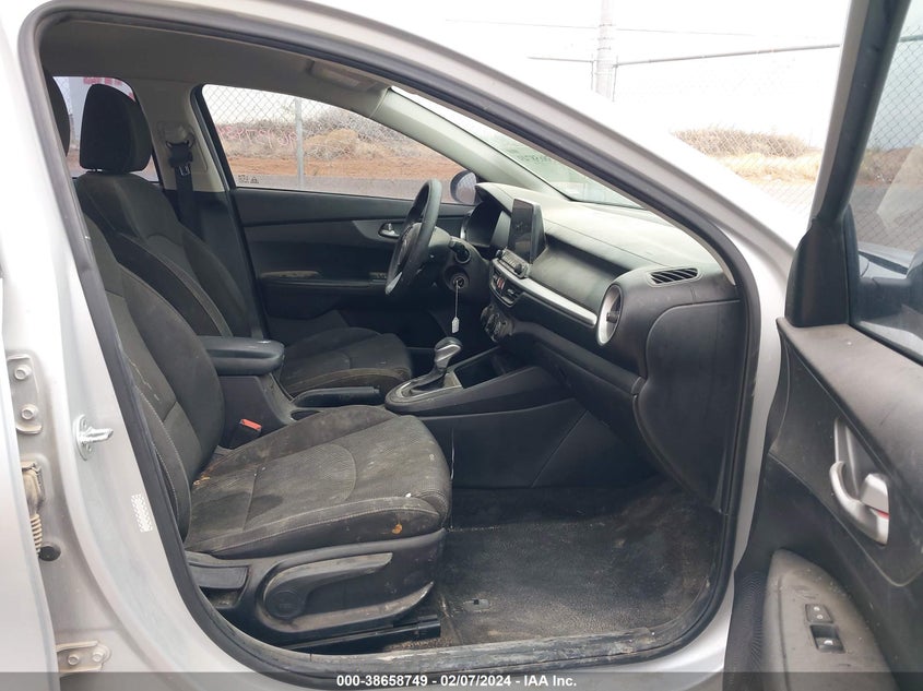 VIN 3KPF24AD4ME320979 2021 KIA FORTE LXS