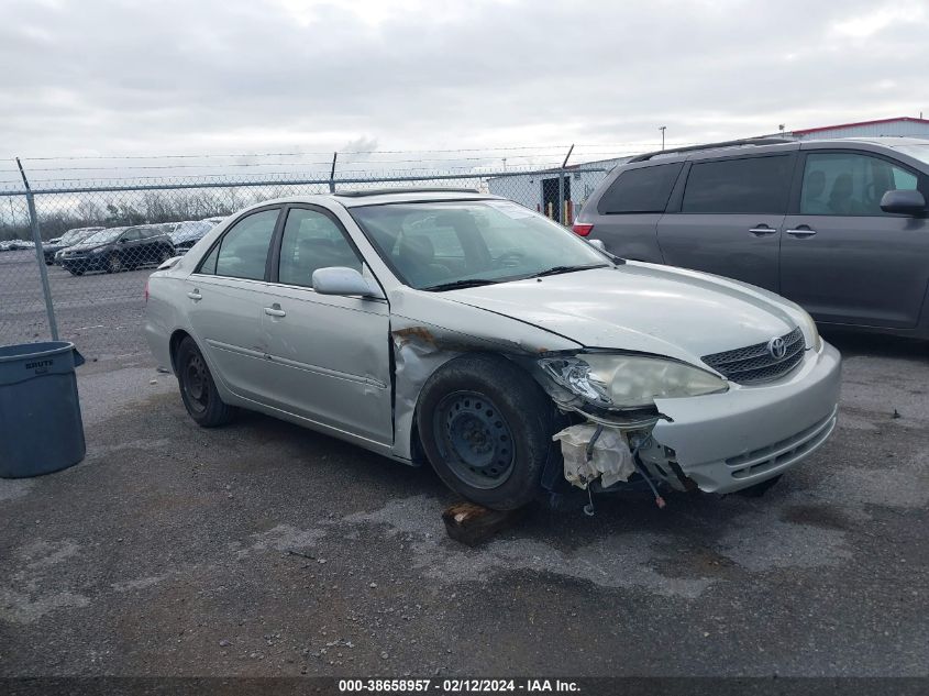 2002 Toyota Camry Le VIN: JTDBE30K220043481 Lot: 38658957