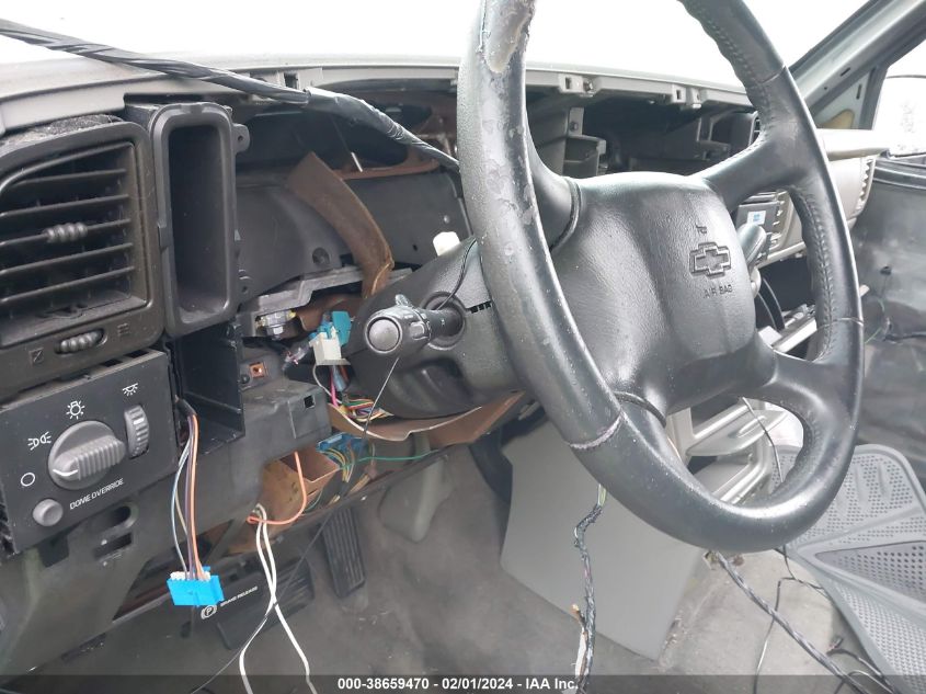 2000 Chevrolet Silverado 2500 Ls VIN: 1GCGC29U8YE400782 Lot: 38659470