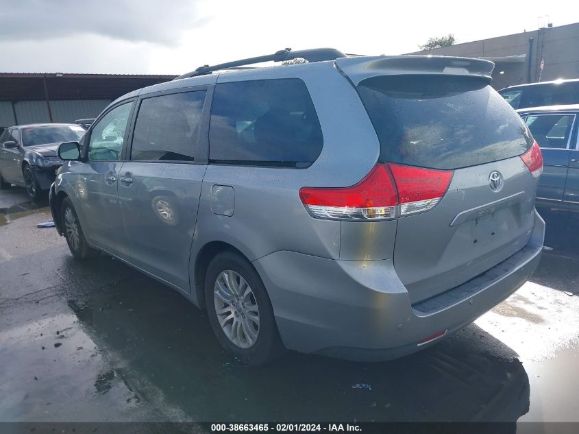 5TDYK3DC3DS340250 2013 TOYOTA SIENNA, photo no. 3