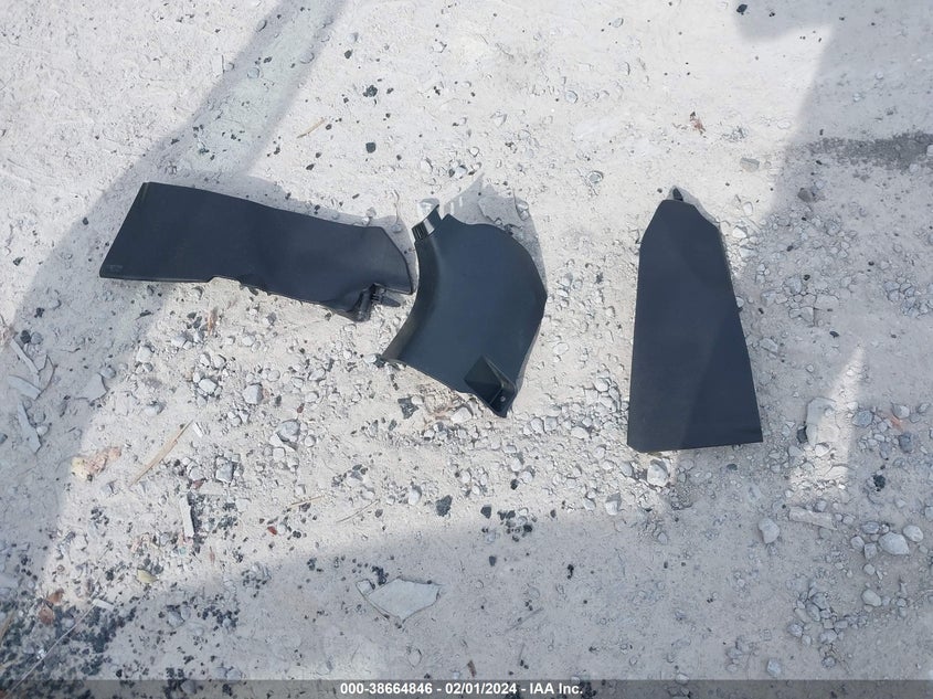 2019 TOYOTA COROLLA LE - 5YFBURHE3KP941761