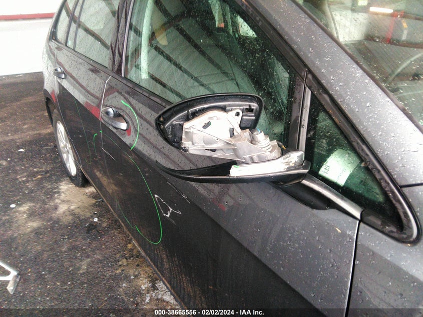 2016 VOLKSWAGEN GOLF SPORTWAGEN TSI S 4-DOOR - 3VWC17AU7GM501296