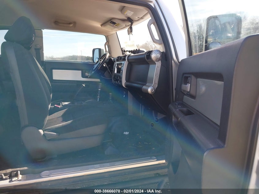 2007 Toyota Fj Cruiser VIN: JTEBU11FX70095517 Lot: 38666070