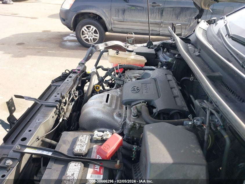 2018 TOYOTA RAV4 LE - JTMBFREV7JJ175793