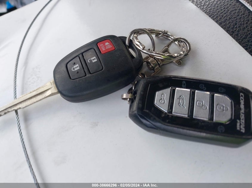 2018 TOYOTA RAV4 LE - JTMBFREV7JJ175793