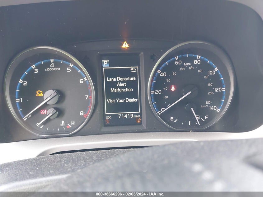 2018 TOYOTA RAV4 LE - JTMBFREV7JJ175793