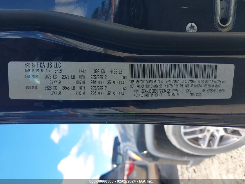 VIN 3C4NJCBB8KT743482 2019 JEEP COMPASS LATITUDE
