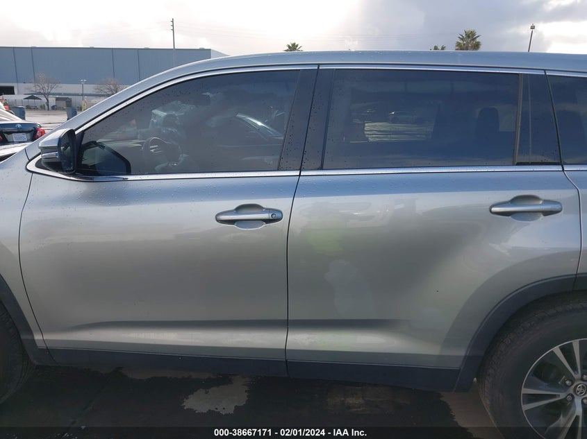 2019 TOYOTA HIGHLANDER LE VIN: 5TDZZRFH7KS303405