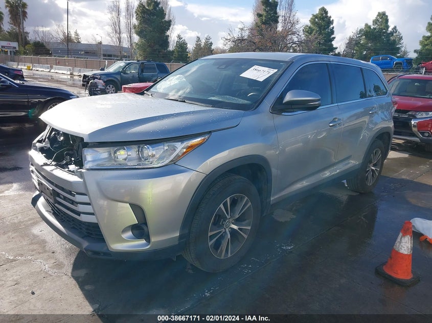 2019 TOYOTA HIGHLANDER LE VIN: 5TDZZRFH7KS303405