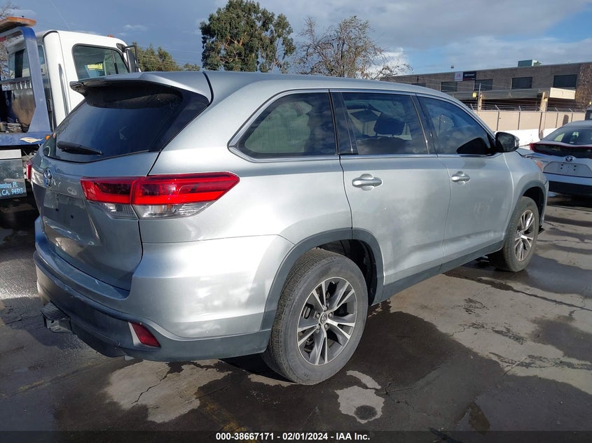 2019 TOYOTA HIGHLANDER LE VIN: 5TDZZRFH7KS303405