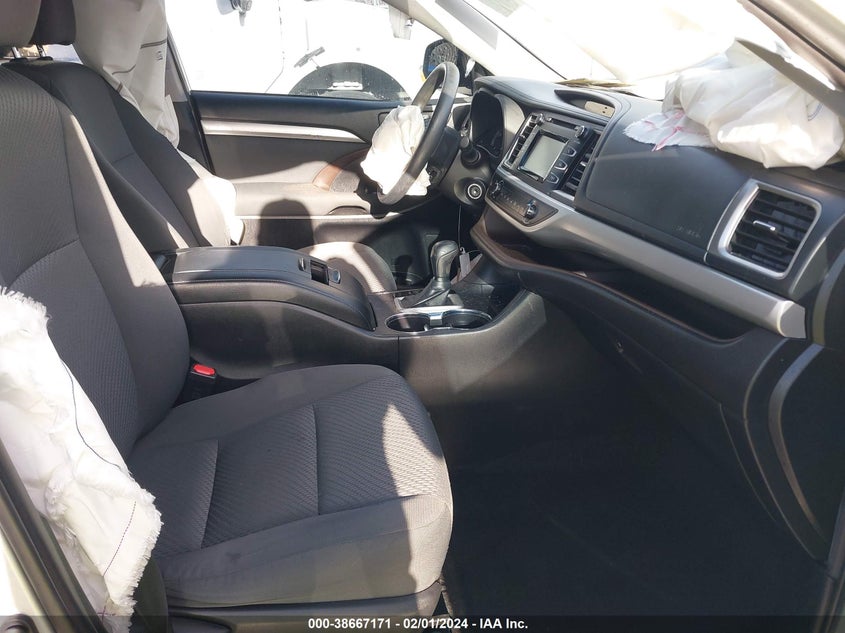 2019 TOYOTA HIGHLANDER LE VIN: 5TDZZRFH7KS303405