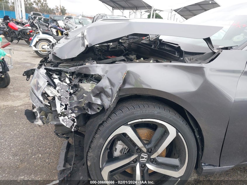 2018 HONDA ACCORD VIN: 1HGCV1F39JA219221