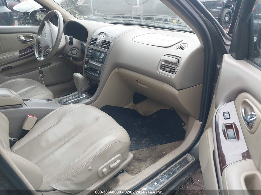 2001 Infiniti I30 Luxury VIN: JNKCA31A11T025443 Lot: 38668699