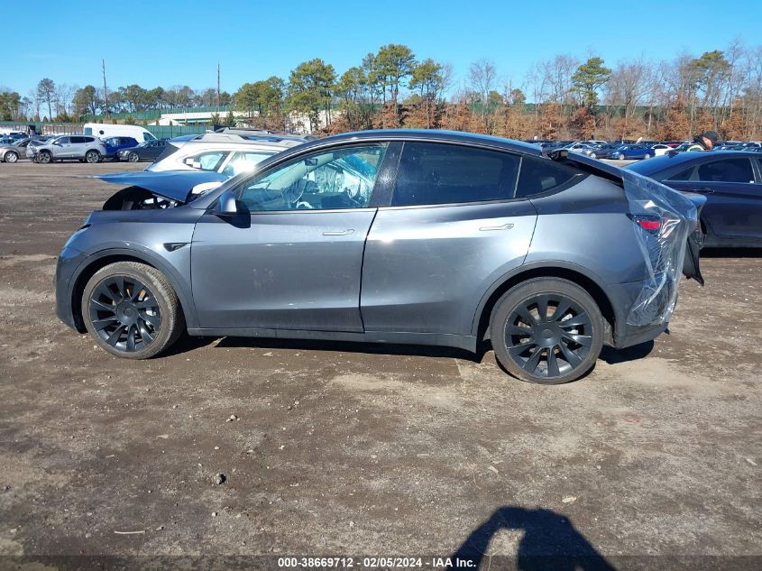 Auction sale of the 2022 TESLA MODEL Y , vin: 7SAYGDEE1NF386076, lot number: 38669712