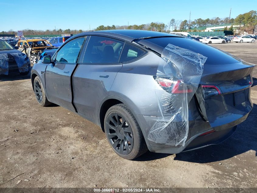 Auction sale of the 2022 TESLA MODEL Y , vin: 7SAYGDEE1NF386076, lot number: 38669712