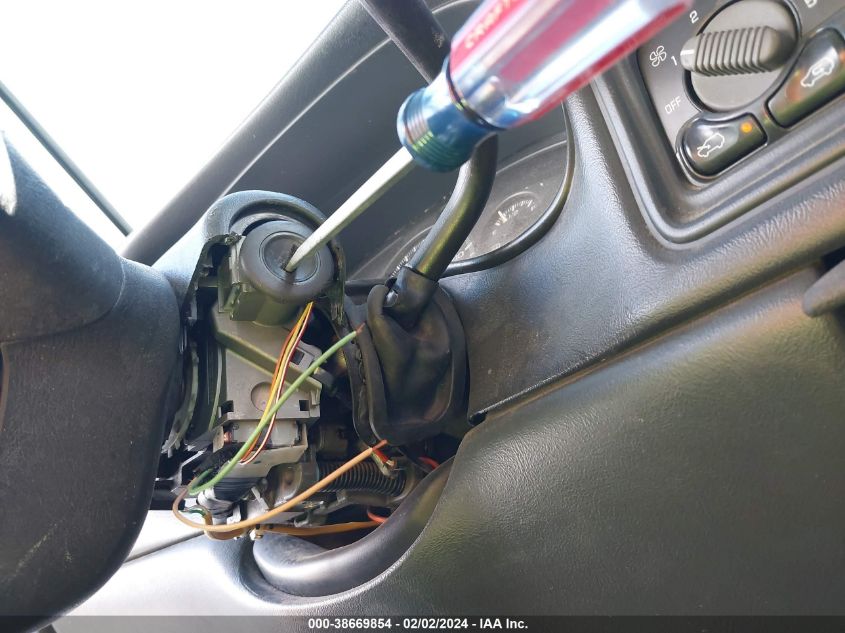 2002 Chevrolet Silverado C2500 Heavy Duty VIN: 1GBHC24U42E245882 Lot: 38669854