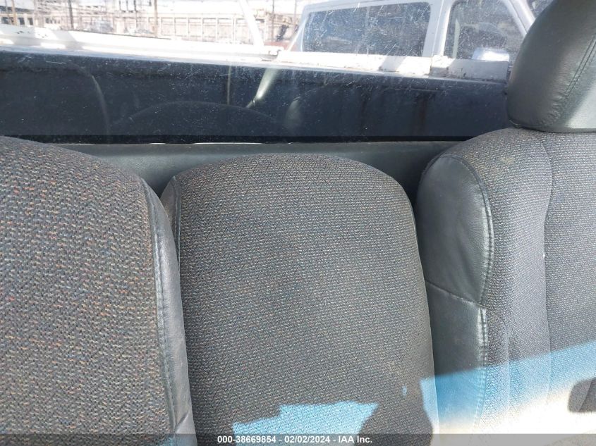 2002 Chevrolet Silverado C2500 Heavy Duty VIN: 1GBHC24U42E245882 Lot: 38669854