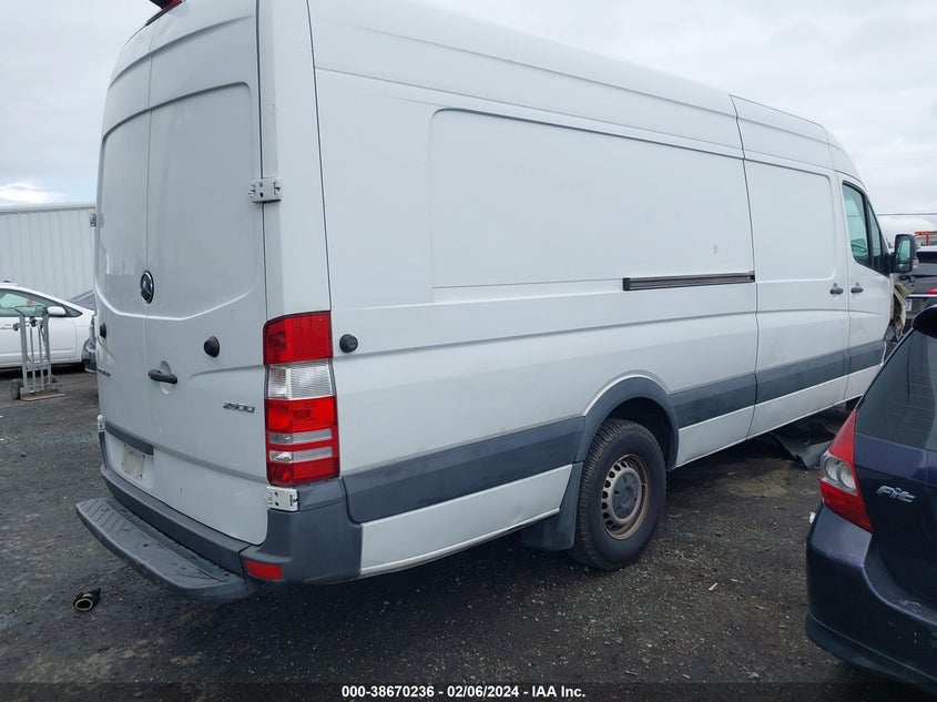 VIN WD3PE8CD3HP405425 2017 MERCEDES-BENZ SPRINTER 2500 HIGH ROOF V6