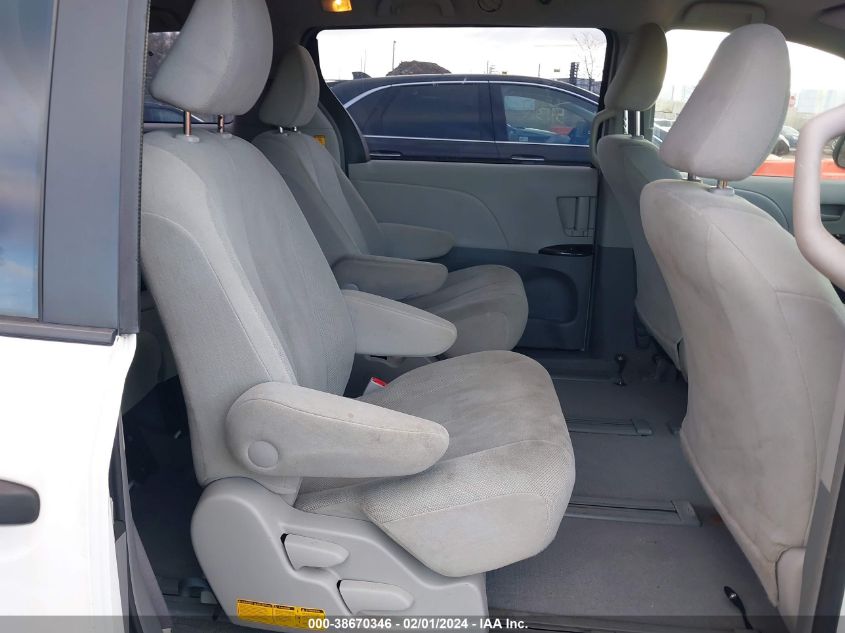 5TDKA3DC2BS004790 2011 TOYOTA SIENNA, photo no. 8