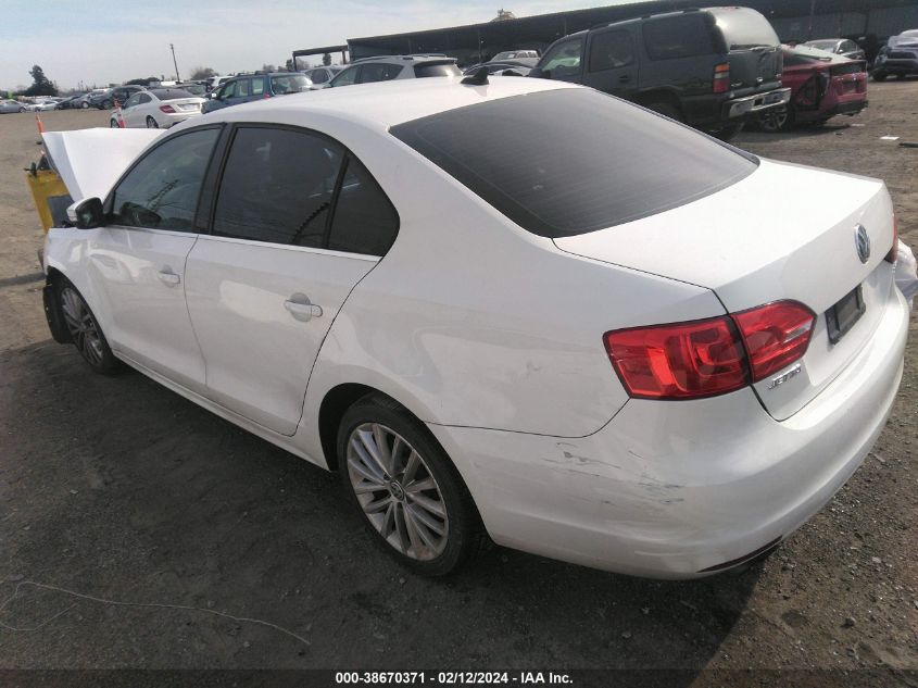 2011 Volkswagen Jetta 2.5L Sel VIN: 3VWLZ7AJ8BM318254 Lot: 38670371