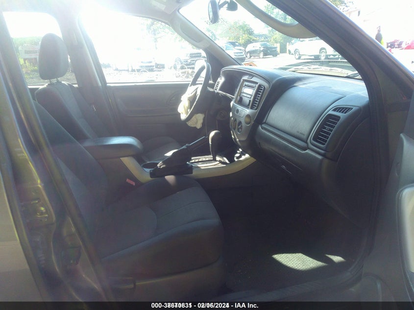 2006 Mazda Tribute I VIN: 4F2YZ02Z46KM10463 Lot: 38670831