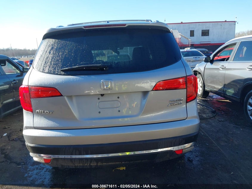 2018 HONDA PILOT TOURING - 5FNYF6H98JB045956