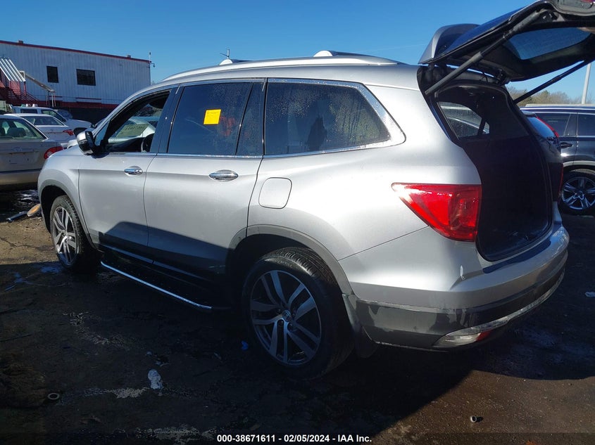 2018 HONDA PILOT TOURING - 5FNYF6H98JB045956