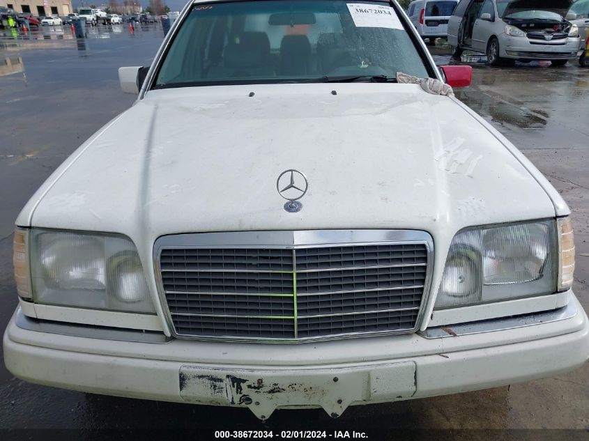 1994 Mercedes-Benz E 320 VIN: WDBEA92E4RF290722 Lot: 38672034