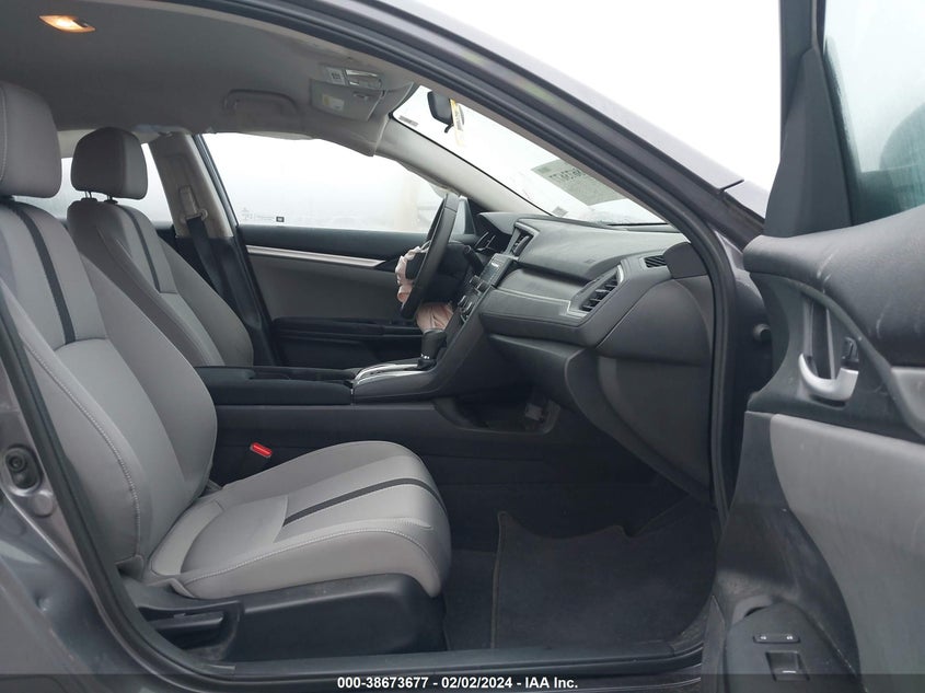 2017 HONDA CIVIC VIN: 19XFC2F52HE077228