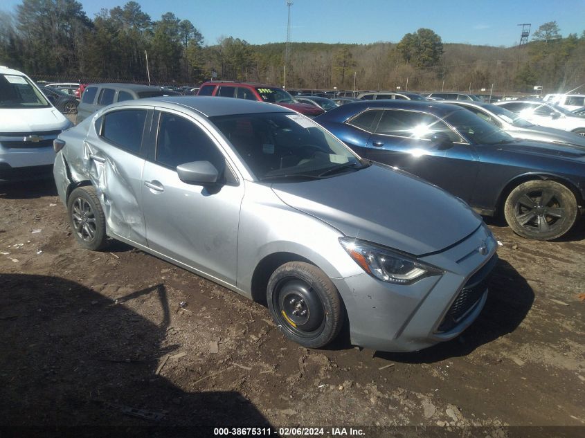 TOYOTA YARIS XLE 2019