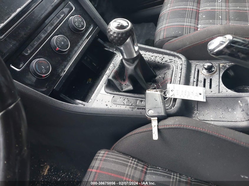 2016 VOLKSWAGEN GOLF GTI S 4-DOOR - 3VW5T7AU3GM048278