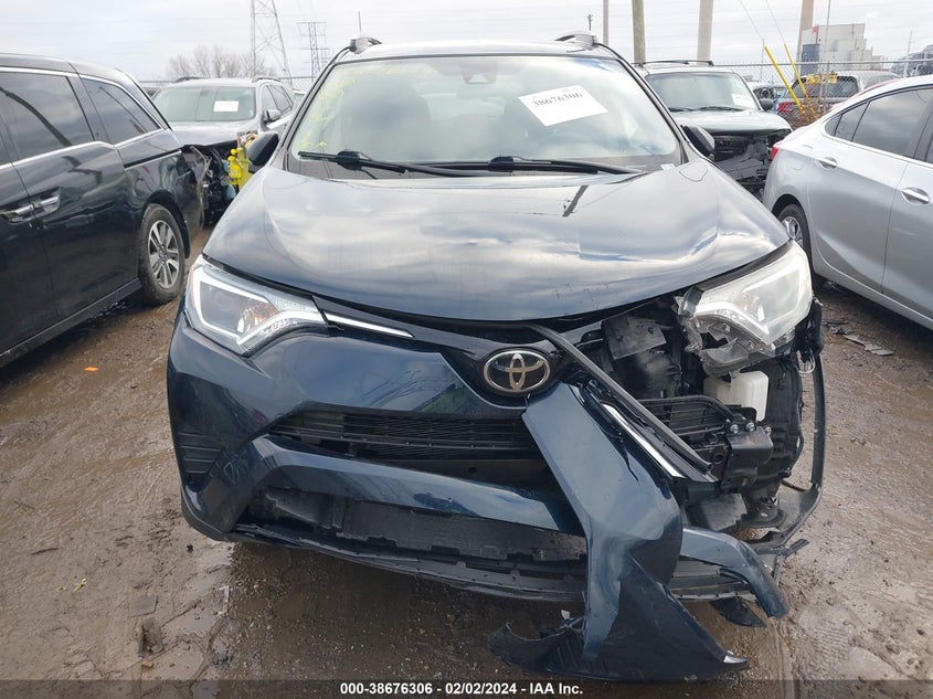 2018 TOYOTA RAV4 LE - JTMZFREV7JD129328