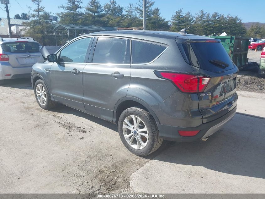 2019 FORD ESCAPE SE - 1FMCU0GD5KUB32480