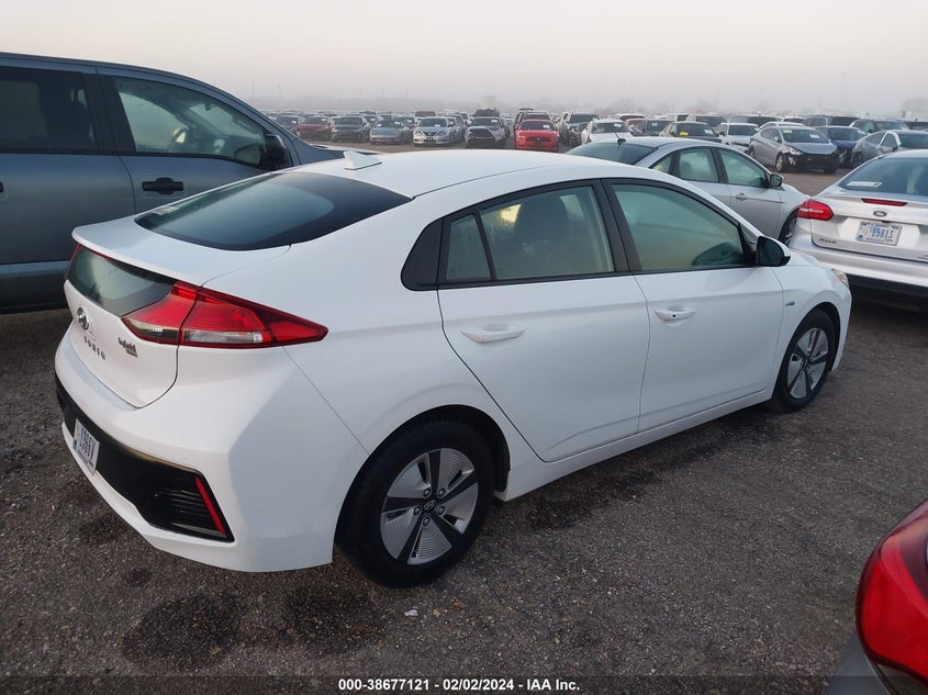 VIN KMHC65LC7JU075492 2018 HYUNDAI IONIQ HYBRID BLUE