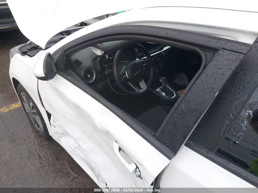 VIN 3KPF24AD3PE674125 2023 KIA FORTE LXS